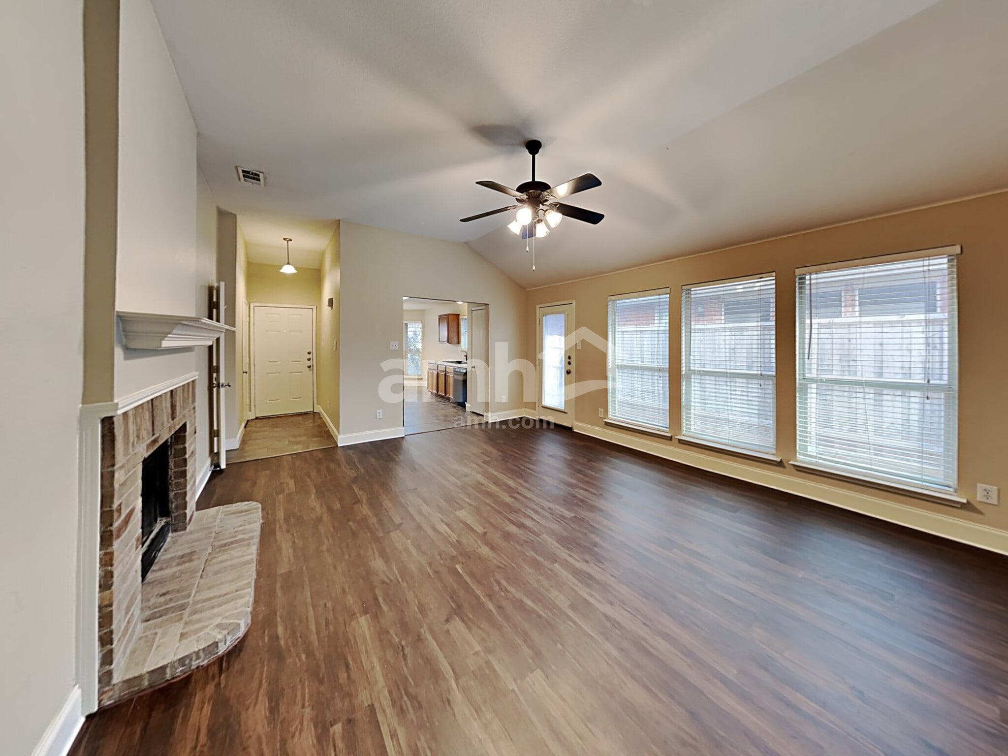 Building Photo - 1617 Kelly Ln