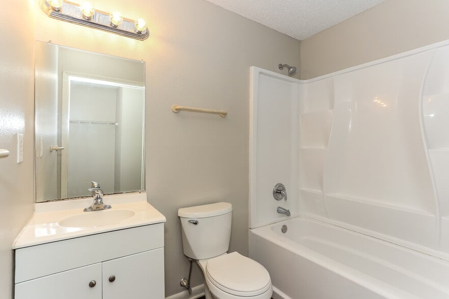 Building Photo - 1353 Palmetto St