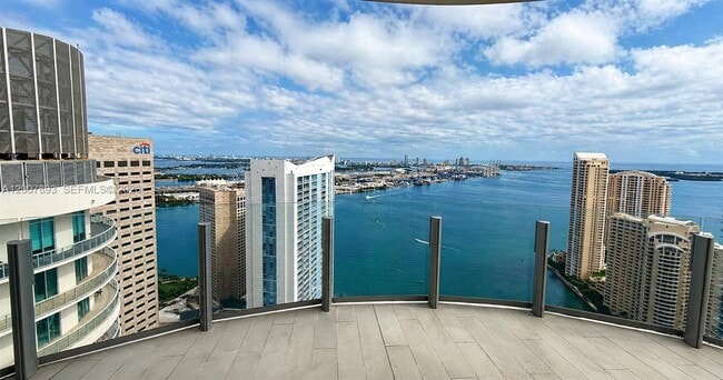 Building Photo - 300 Biscayne Blvd Way