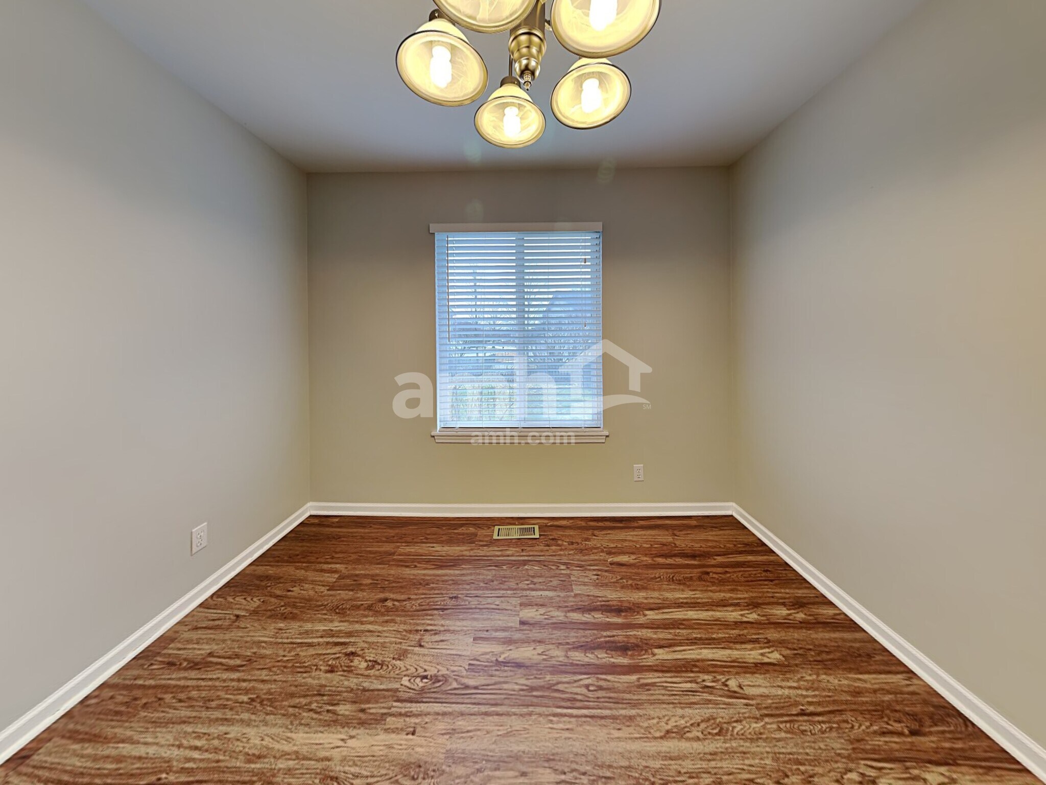 Building Photo - 21748 W Knollwood Dr