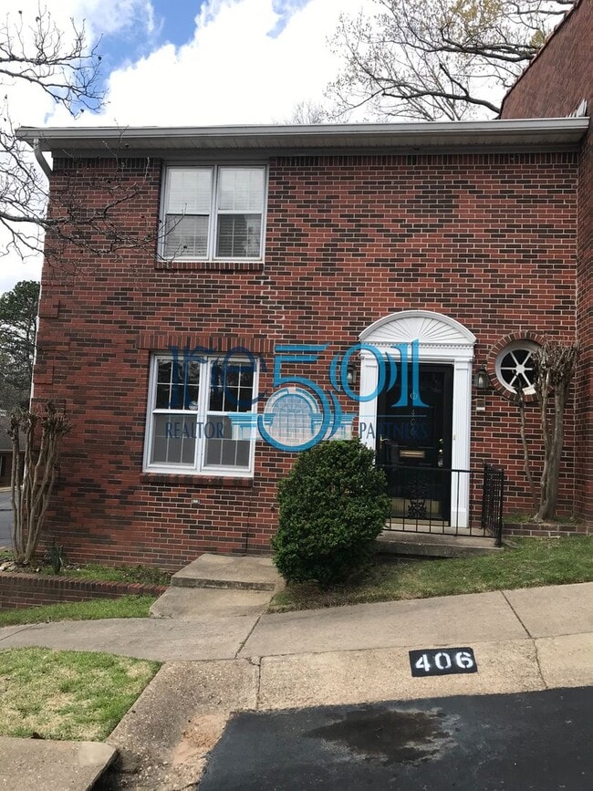 Building Photo - Pleasant Valley Condo