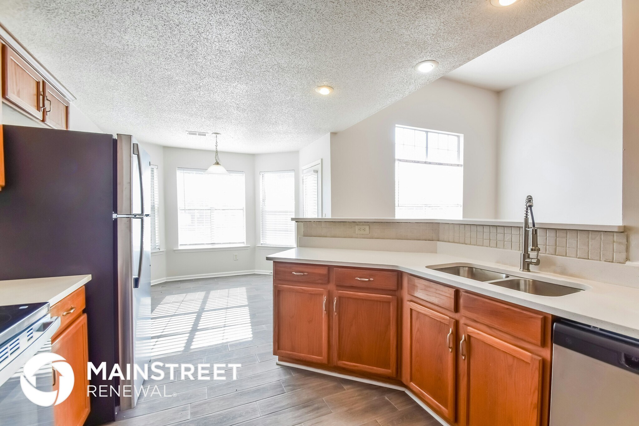 Building Photo - 4848 Ashcroft Dr