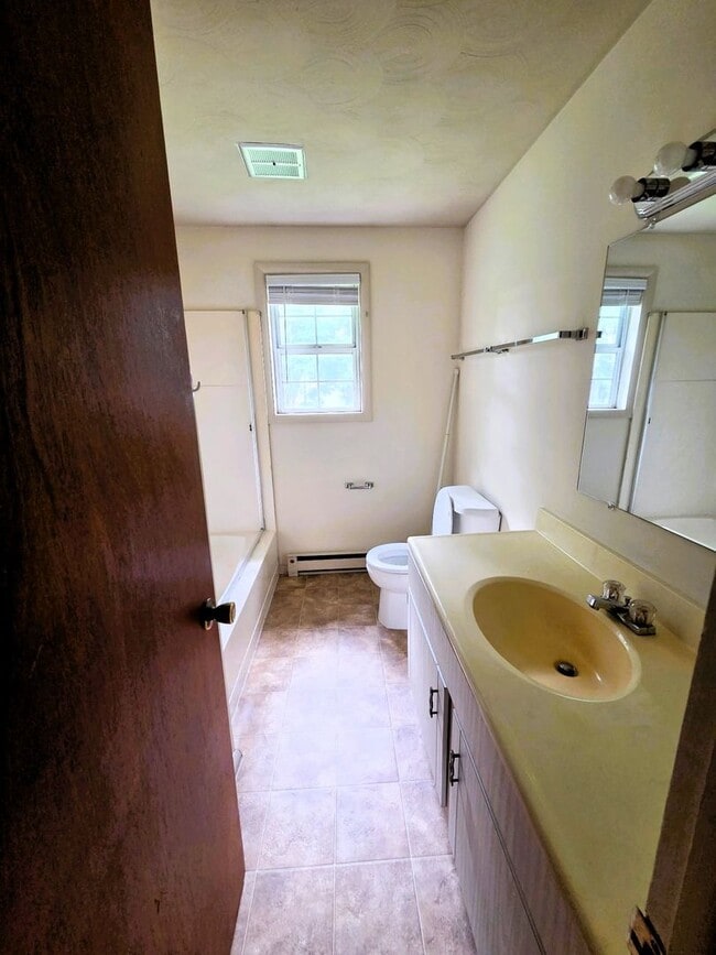 Building Photo - 185 Ashford Dr