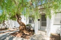 Building Photo - 1718