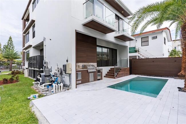 Building Photo - 5601 N Ocean Dr