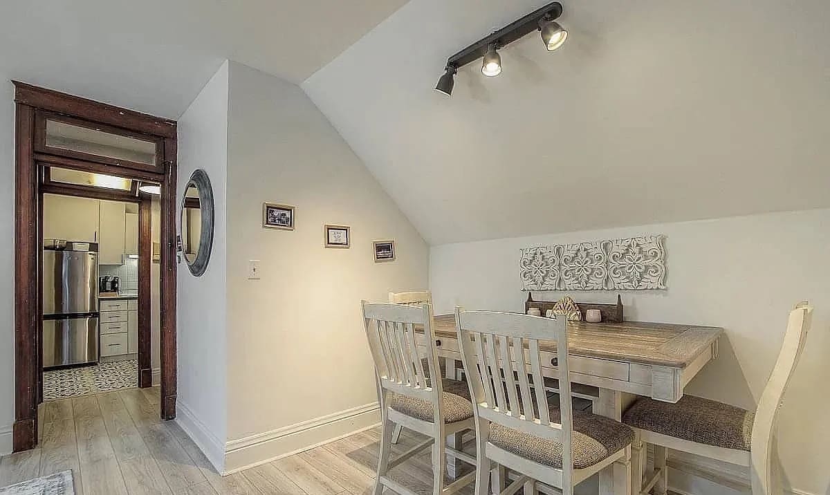 Building Photo - 3784 Washington St