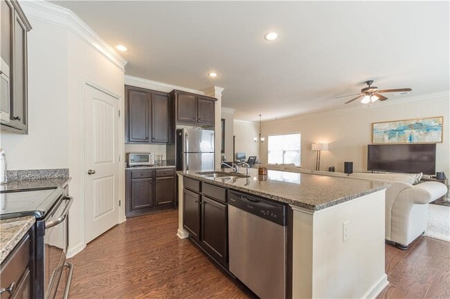 Building Photo - 129 Village Ct