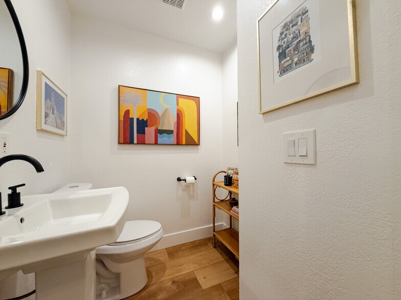 Building Photo - 5323 W Goldenwood Dr