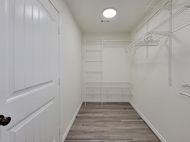 Building Photo - This fully renovated 3-bedroom, 2-bath home features a modern kitchen, large master suite with a ...