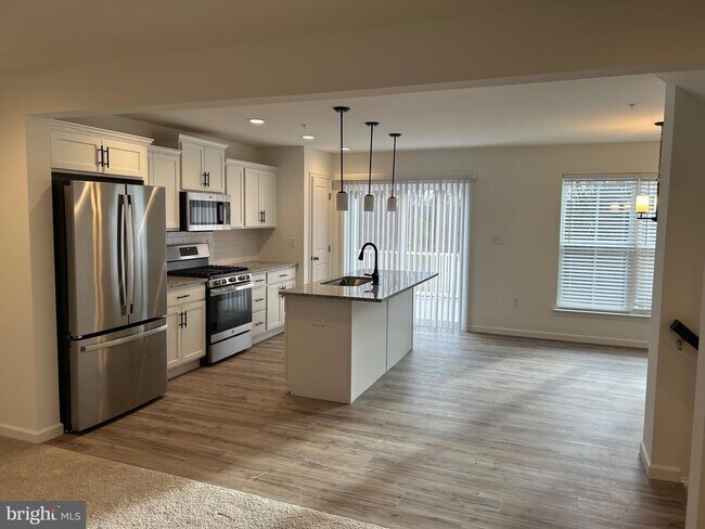 Building Photo - 8177 Lenker Dr