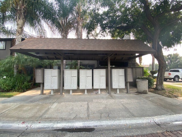 Building Photo - 1190 S Winery Ave