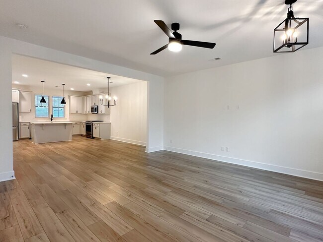 Building Photo - Luxury Townhome in Midtown Nexton