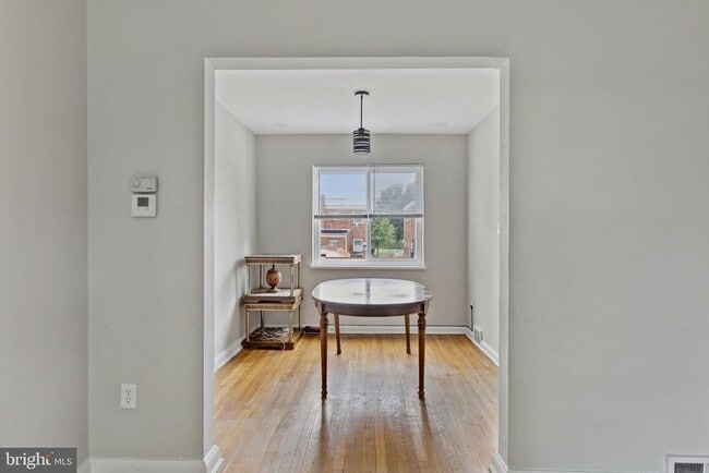 Building Photo - 128 33rd St NE