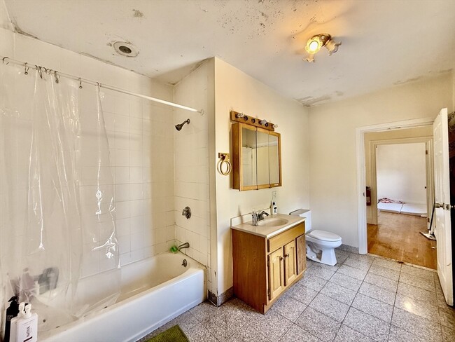 Building Photo - 48 Allston St