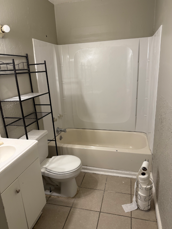 Building Photo - 9700 Medford Dr