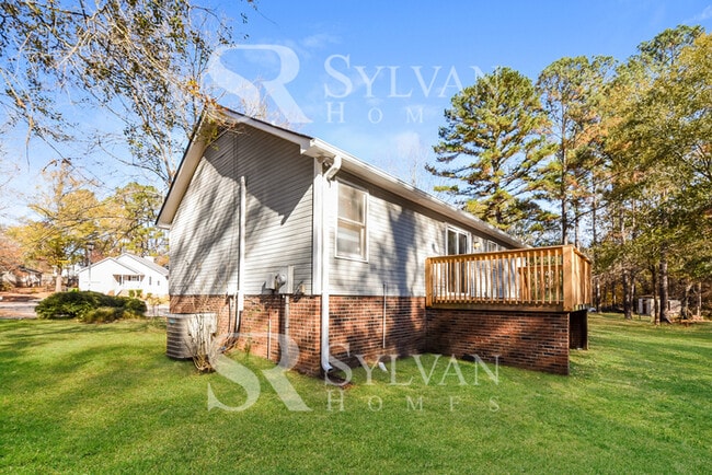 Building Photo - 10 Windmill Cir