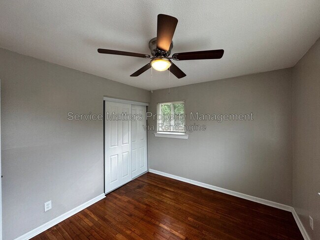 Building Photo - 707 Woodmere Dr