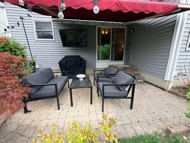 Building Photo - 5205 Wabash River St