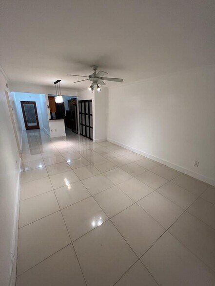 Open concept flows seamlessly - 1560 NE 127th St