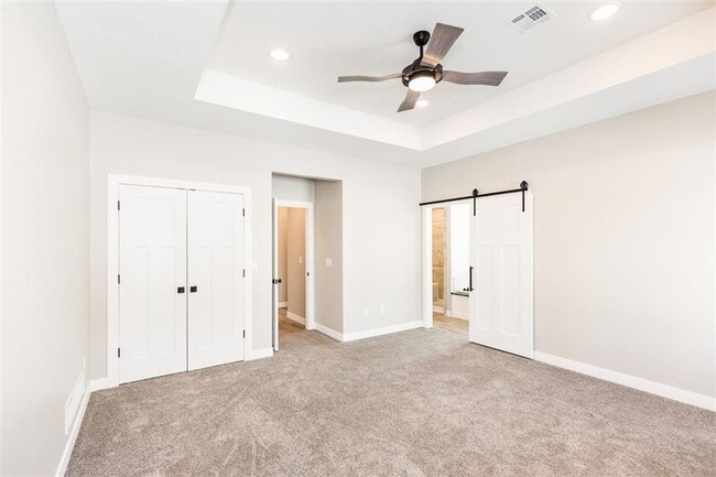 Building Photo - Stunning Home, Great Neighborhood!