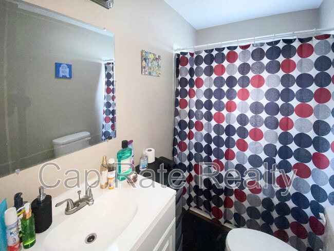 Building Photo - 616 S Ogden Ave