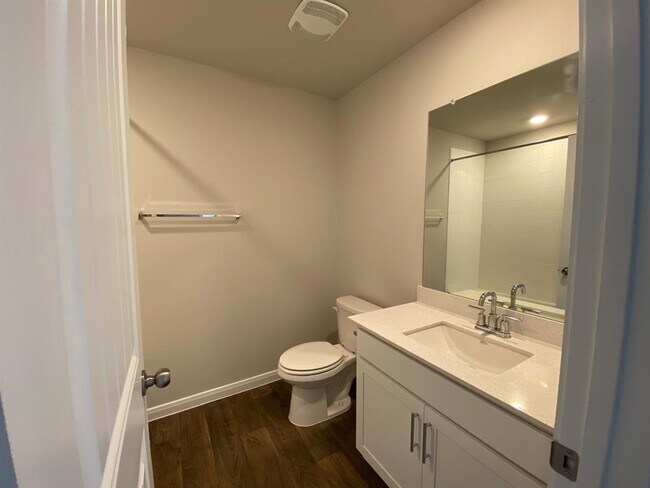 Building Photo - 154 Solitude Dr