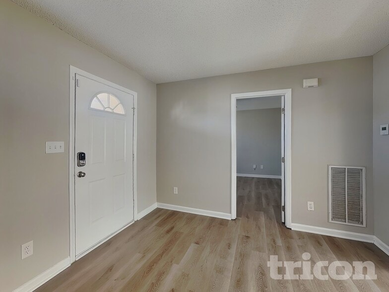 Building Photo - 713 Ilex Ct