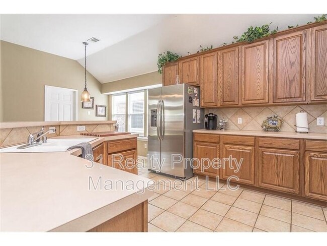 Building Photo - 5708 Bedford Ln