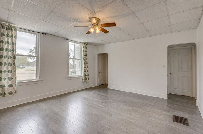 Building Photo - 2954 Central Pkwy