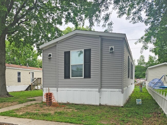 Building Photo - 2900 N Apperson Way