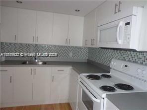 Building Photo - 2025 NE 164th St