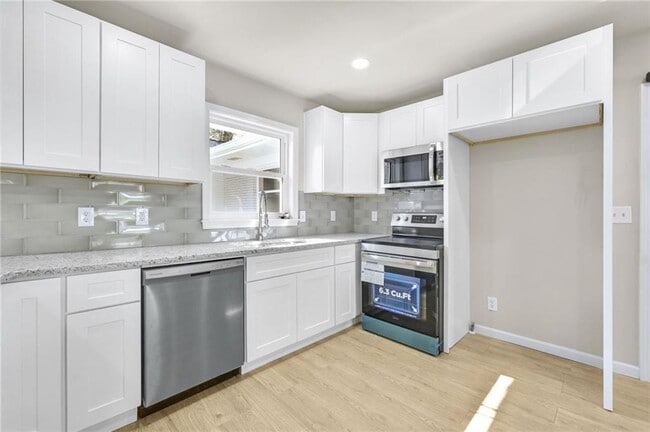 Building Photo - 1963 Shepherd Cir SW