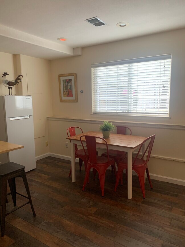 Building Photo - 1461 S Ulster St