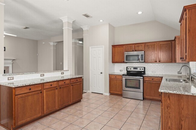 Building Photo - 7611 Waterlilly Ln