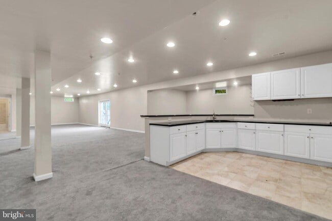 Building Photo - 14866 Michele Dr