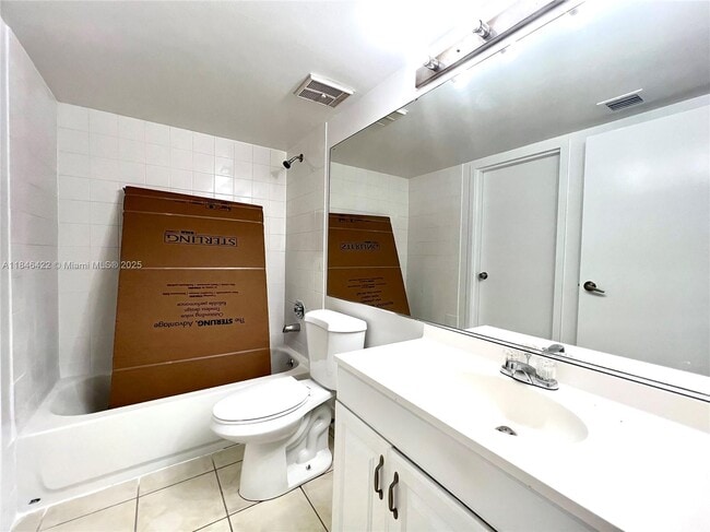 Building Photo - 7601 E Treasure Dr