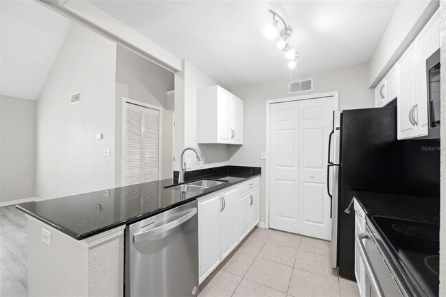 Building Photo - 3274 Haviland Ct