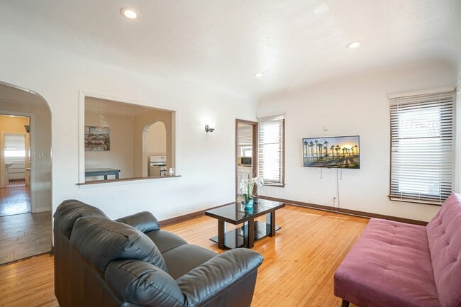 Building Photo - 358 Orange Ave