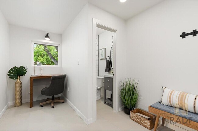 Building Photo - SPACIOUS 4 BED 3 BATH HOME FOR RENT!!!