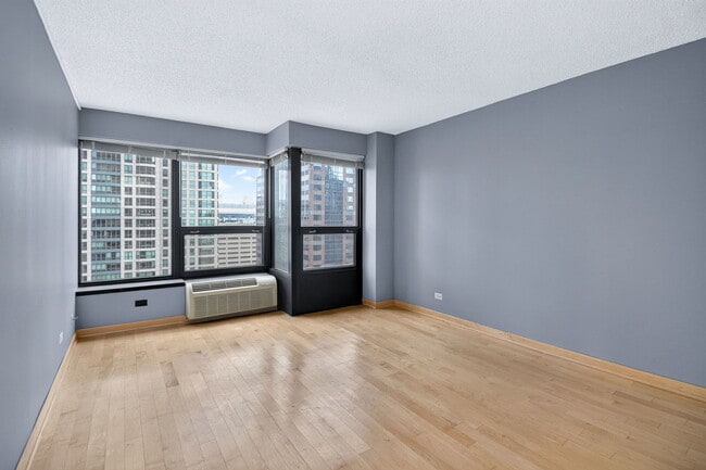 Building Photo - 30 E Huron St