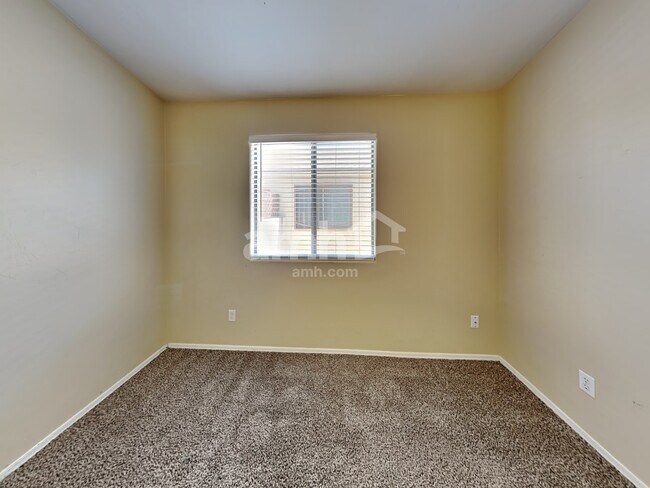 Building Photo - 4661 S Paseo Rio Bravo