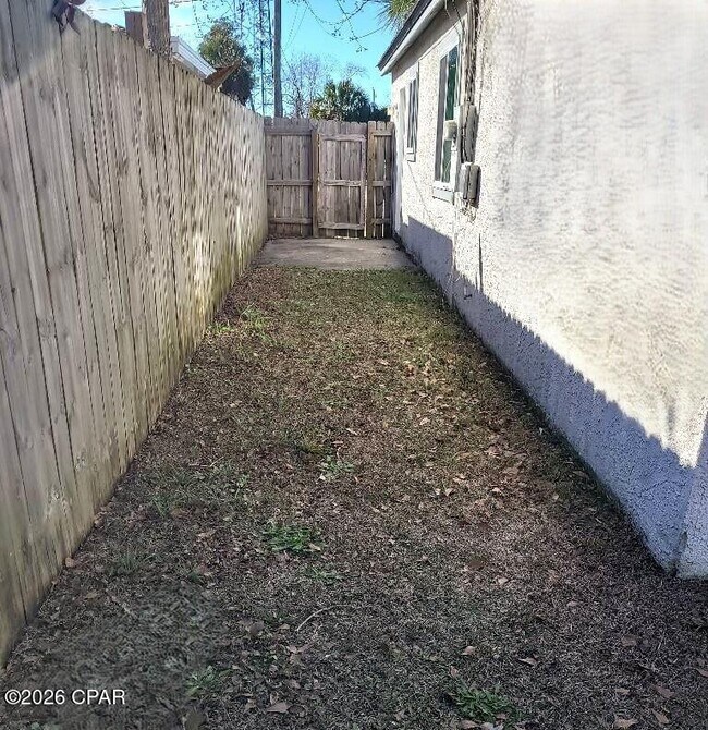 Building Photo - 1727 Illinois Ave