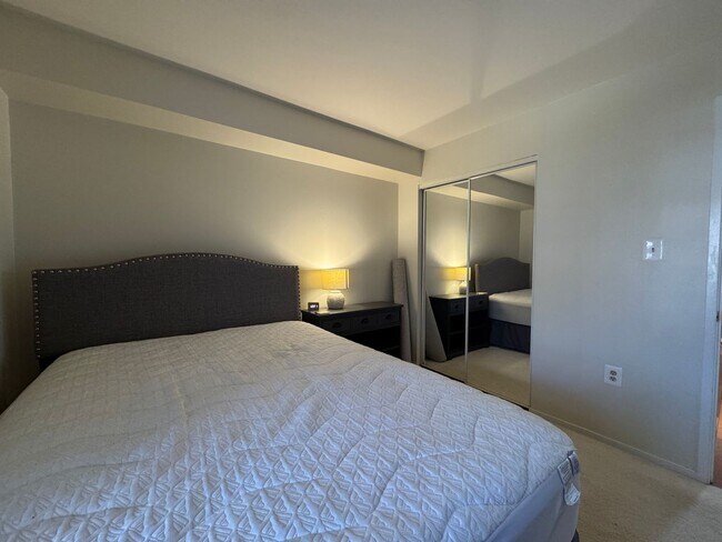 Building Photo - Bright And Spacious 2 Bed 2 Bath Condo In Ramblewood At Daventry