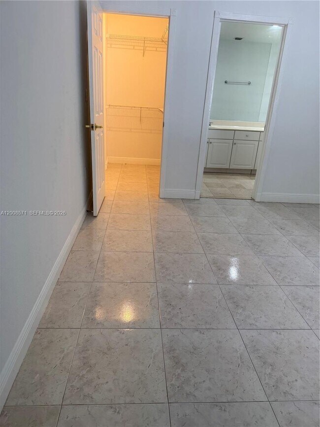 Building Photo - 3080 Bird Ave