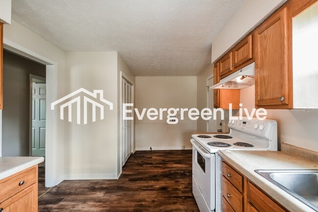 Building Photo - 4619 N Richardt Ave