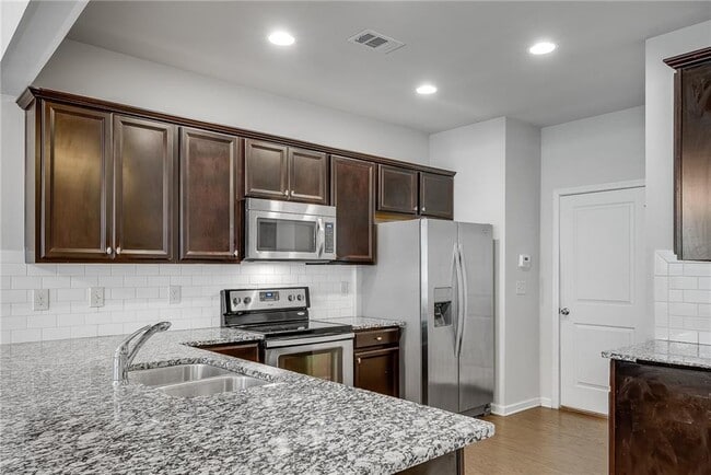 Building Photo - 1024 Haley Wds Ln