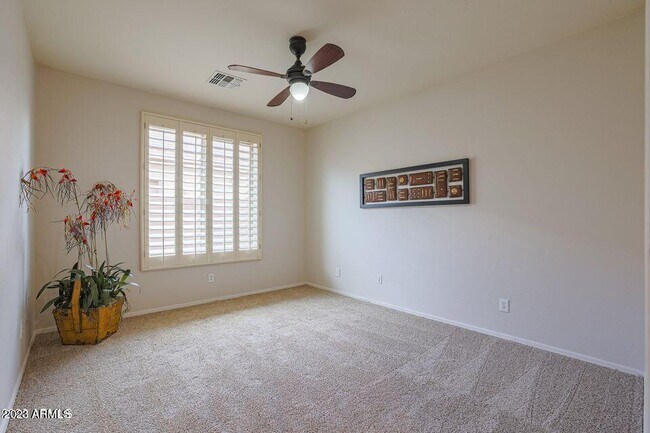 Building Photo - 41520 N River Bend Ct