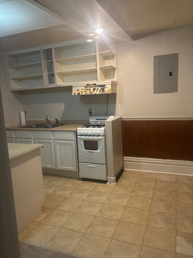 Building Photo - 401 7thAve SW