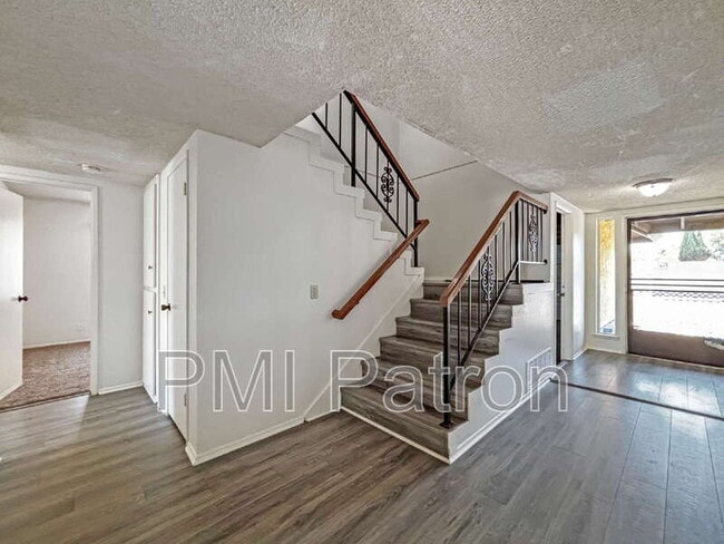 Building Photo - 8941 Mint Ave