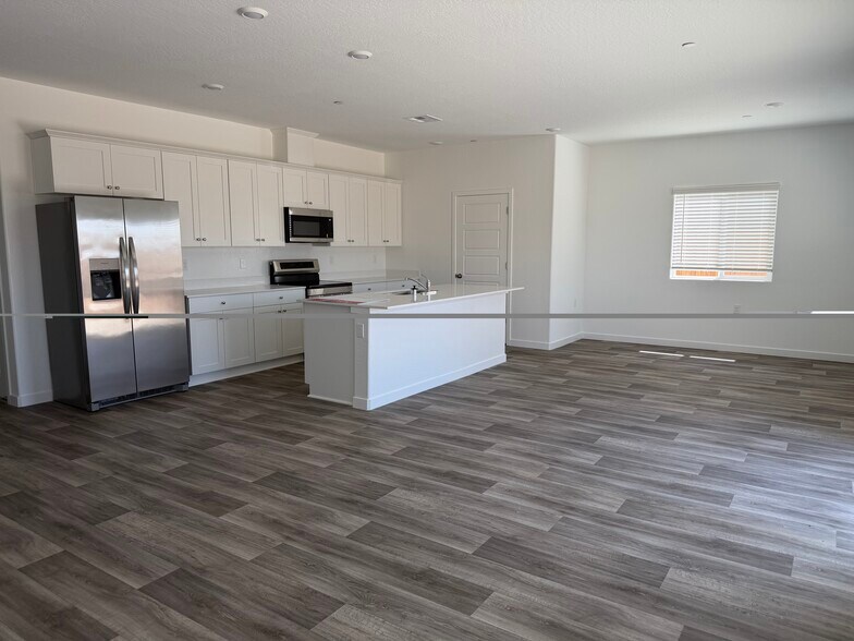 Building Photo - 1628 Atlantica Dr S